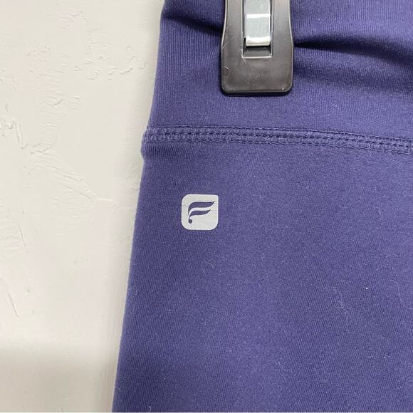 Fabletics Blue Printed High Rise Cropped Leggings Womens M Gorpcore Athletic - Picture 9 of 10